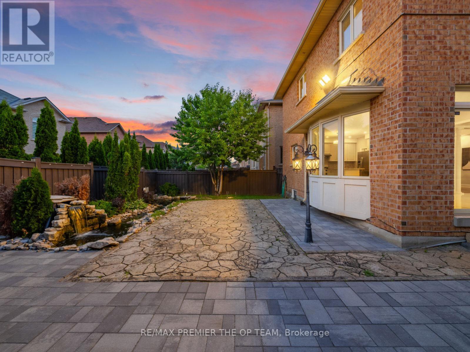 426 MARIA ANTONIA RD