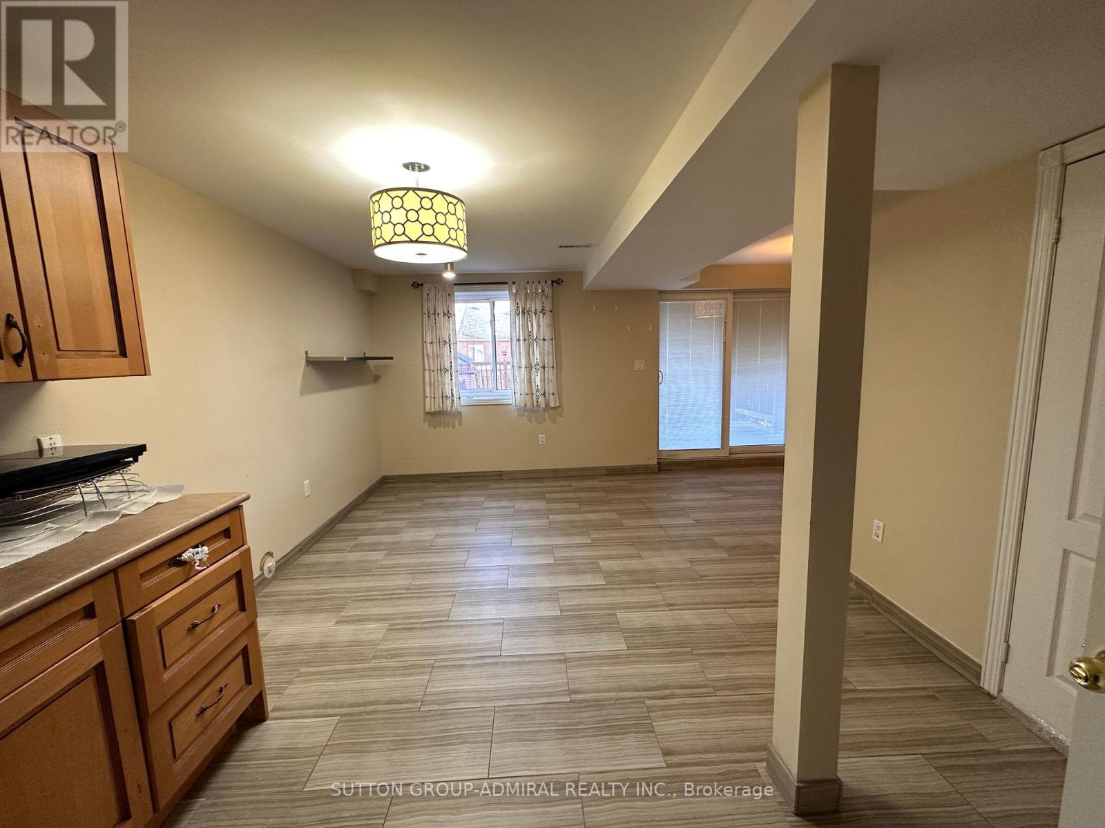 47 CHISWICK CRES