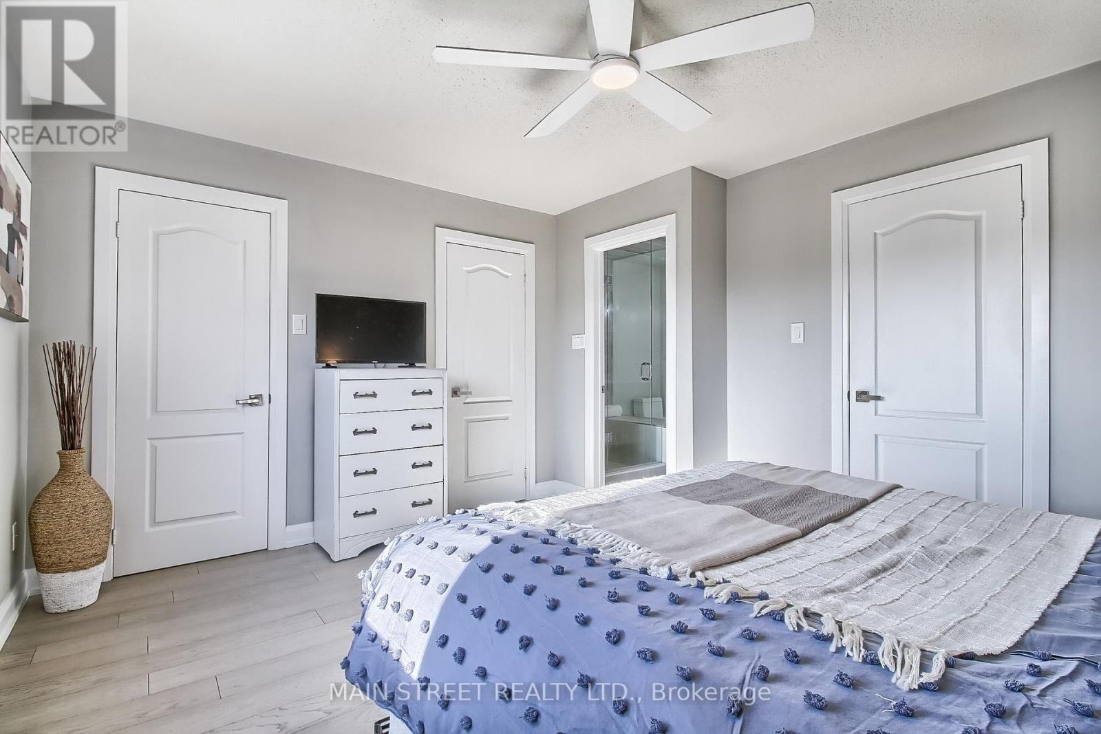 504 HEDDLE CRES