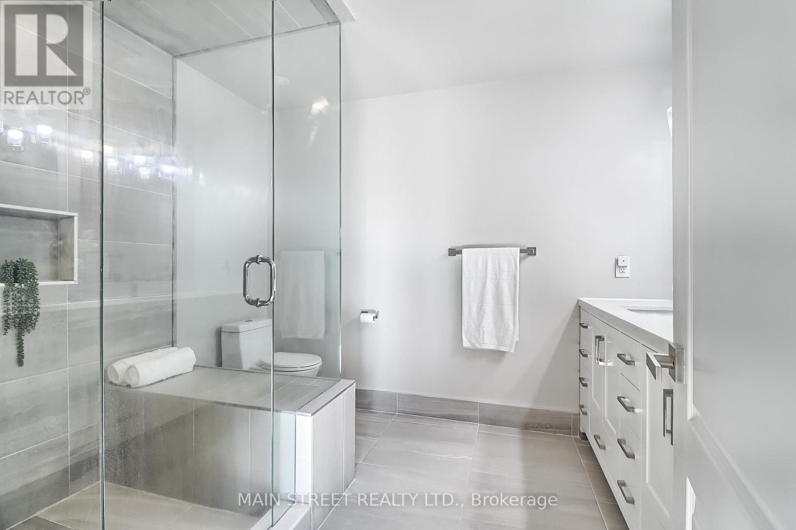 504 HEDDLE CRES