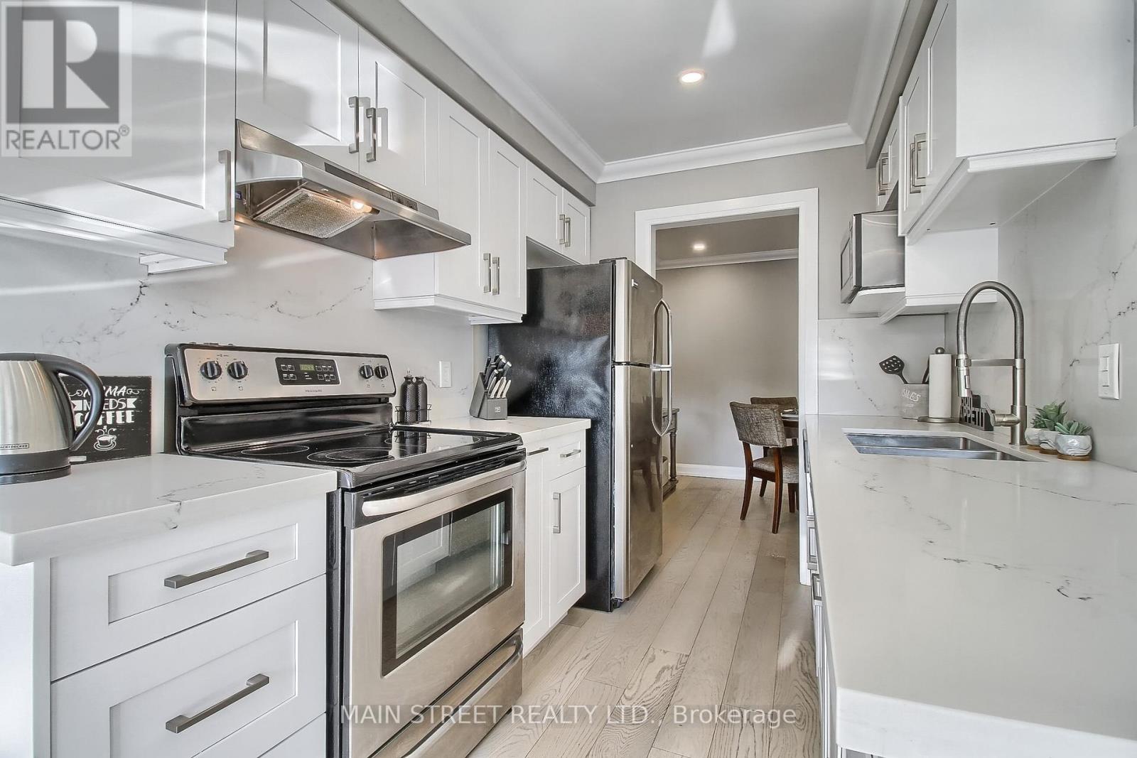 504 HEDDLE CRES