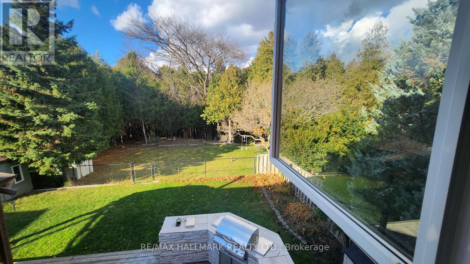 883 LESLIE VALLEY DR