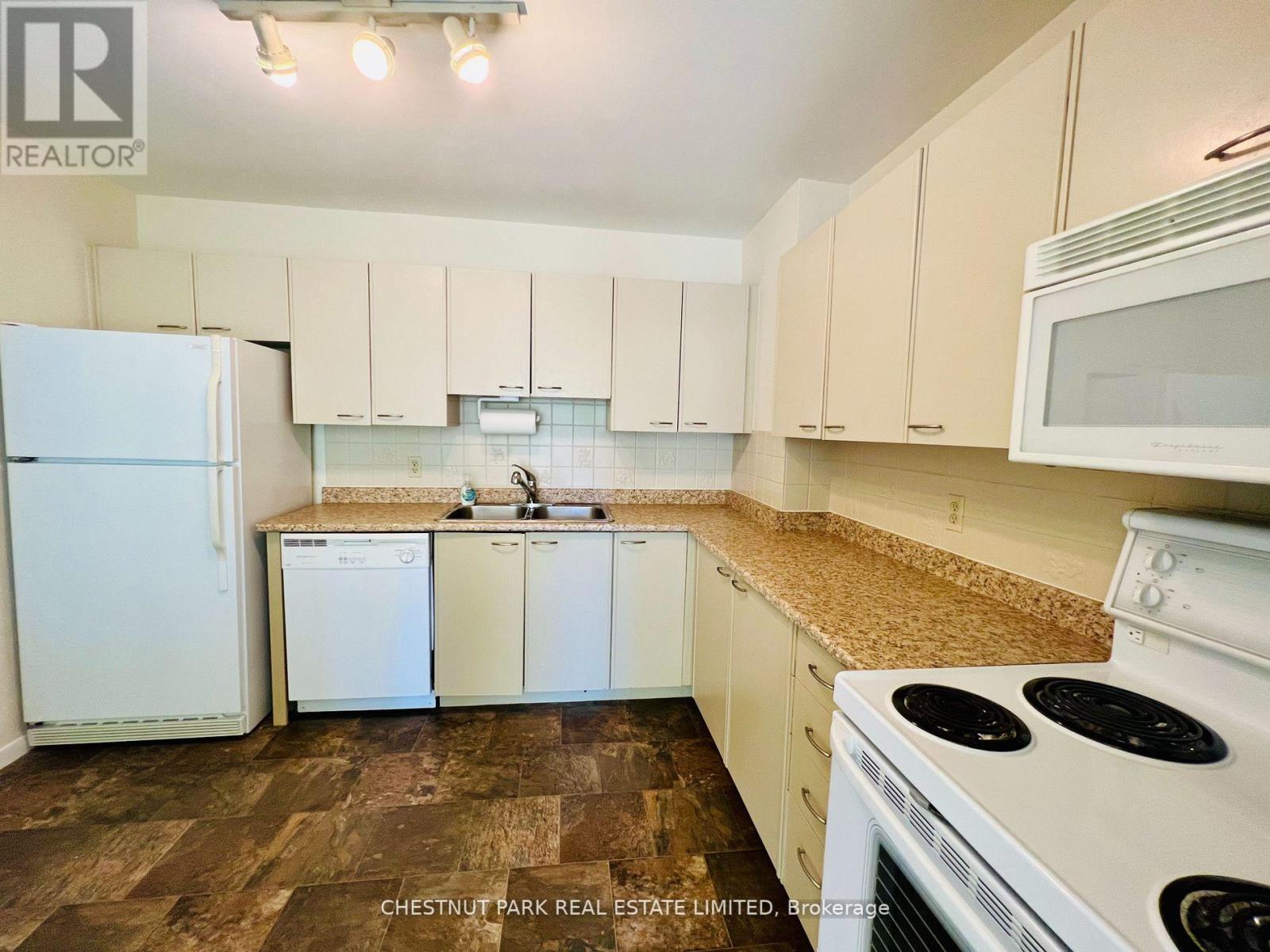 #223 -155 MAIN ST N, #223