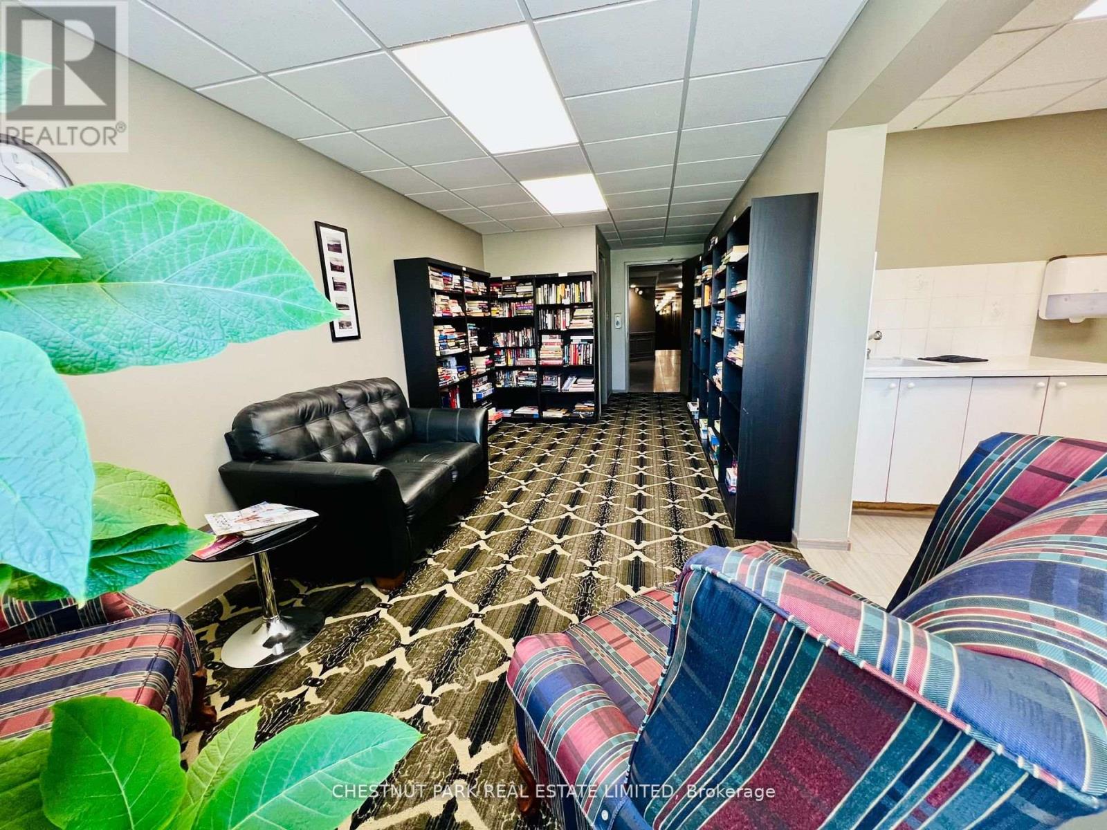 #223 -155 MAIN ST N, #223