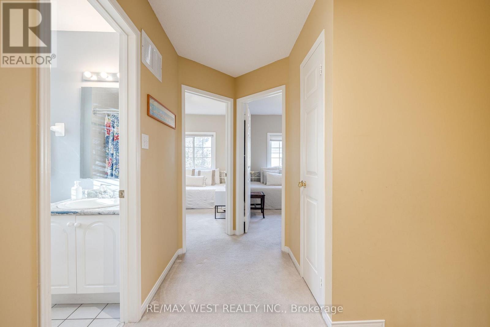 15 MOSAICS AVE
