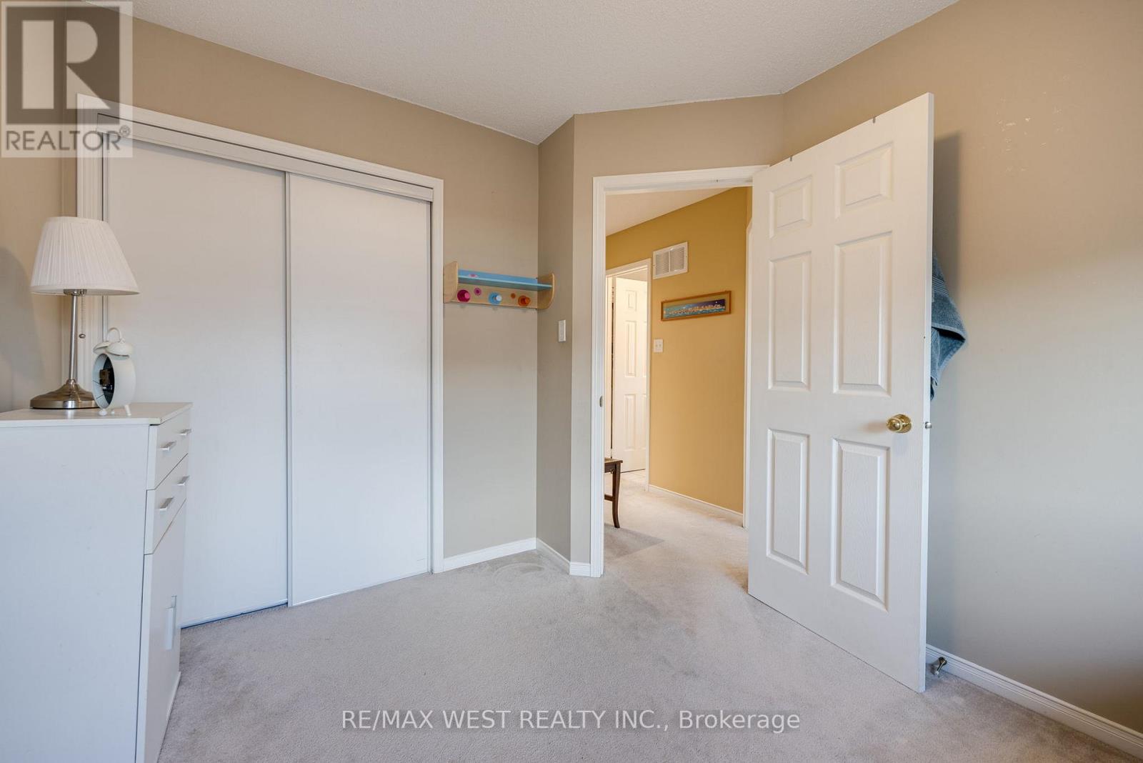 15 MOSAICS AVE