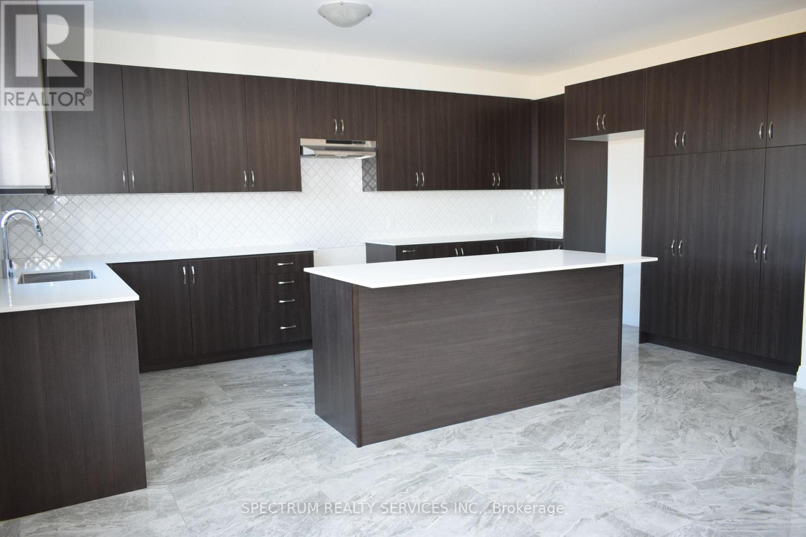 146 JONKMAN BLVD