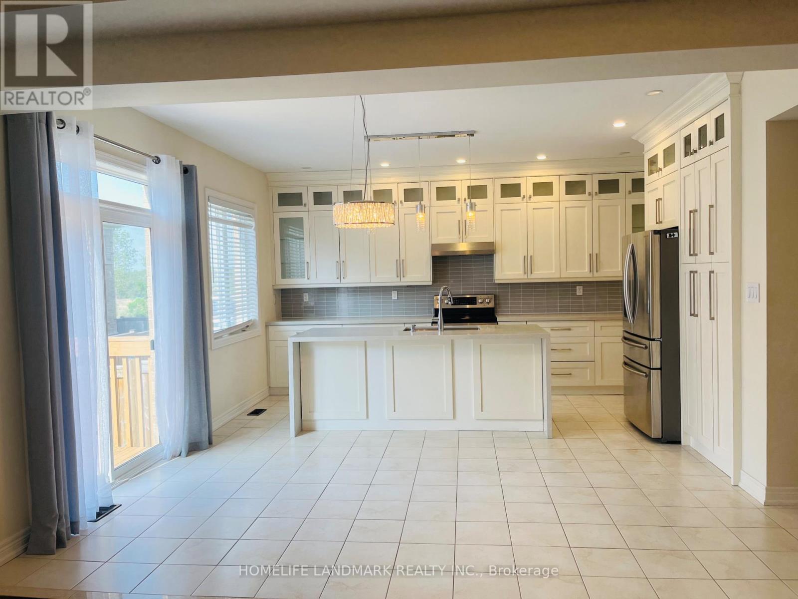 1205 BLENCOWE CRES