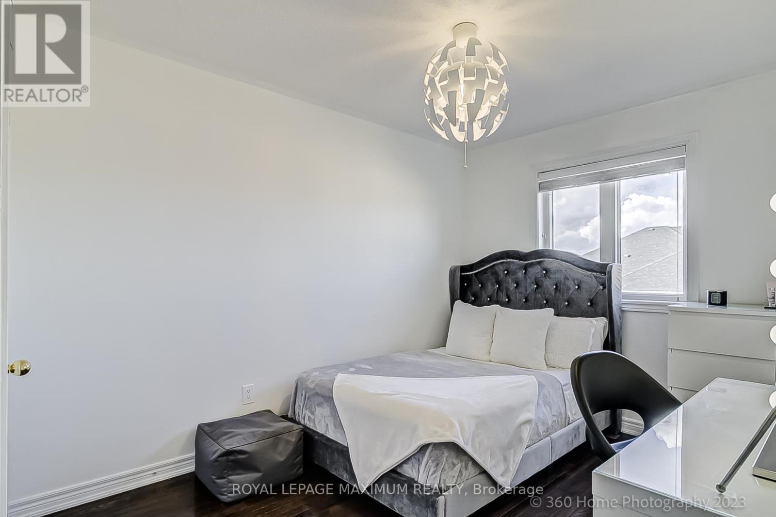 14 SHELBOURNE DR