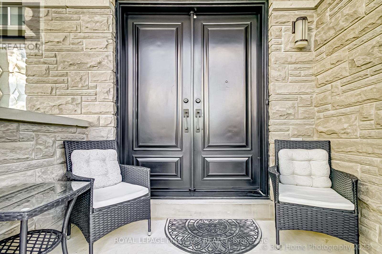 14 SHELBOURNE DR