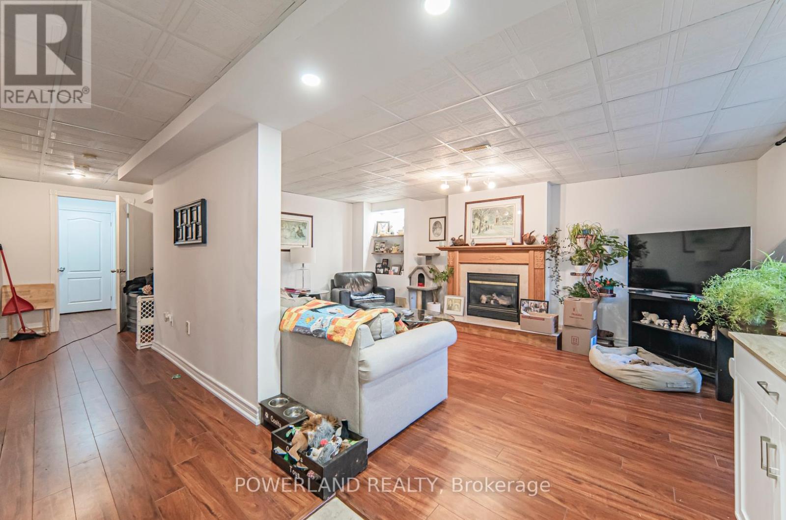 #BASEMEN -23 DEERHORN CRES, #Basemen