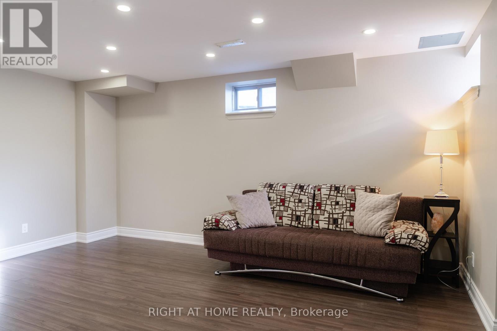 152 PELEE AVE