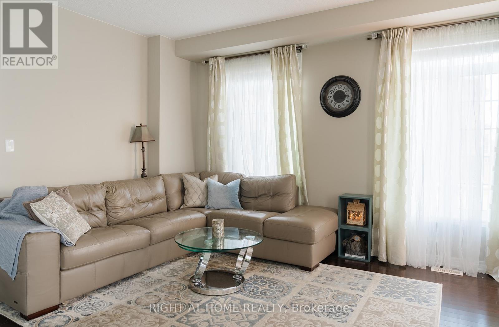 152 PELEE AVE
