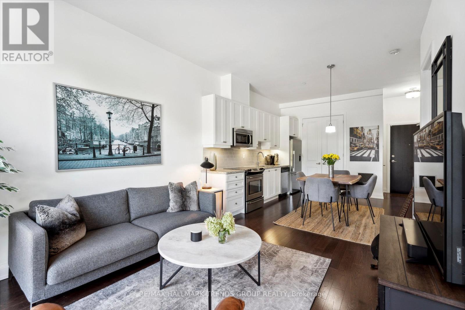 #303 -15277 YONGE ST, #303