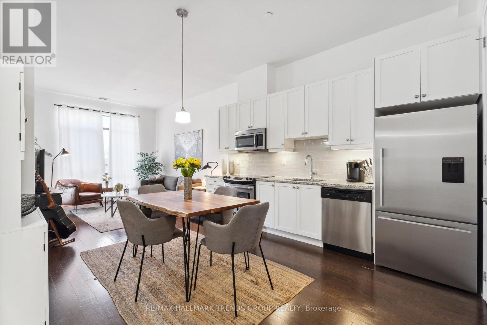 #303 -15277 YONGE ST, #303