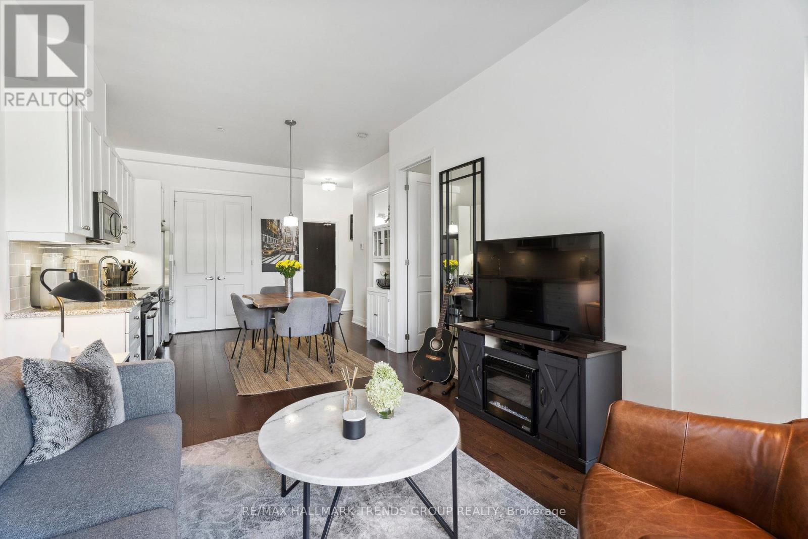 #303 -15277 YONGE ST, #303