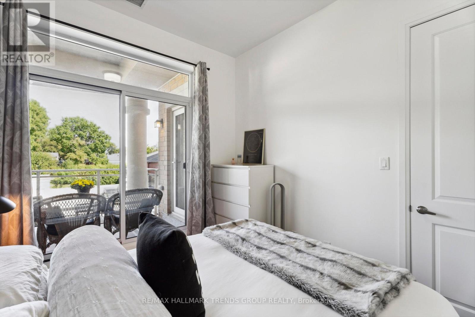 #303 -15277 YONGE ST, #303
