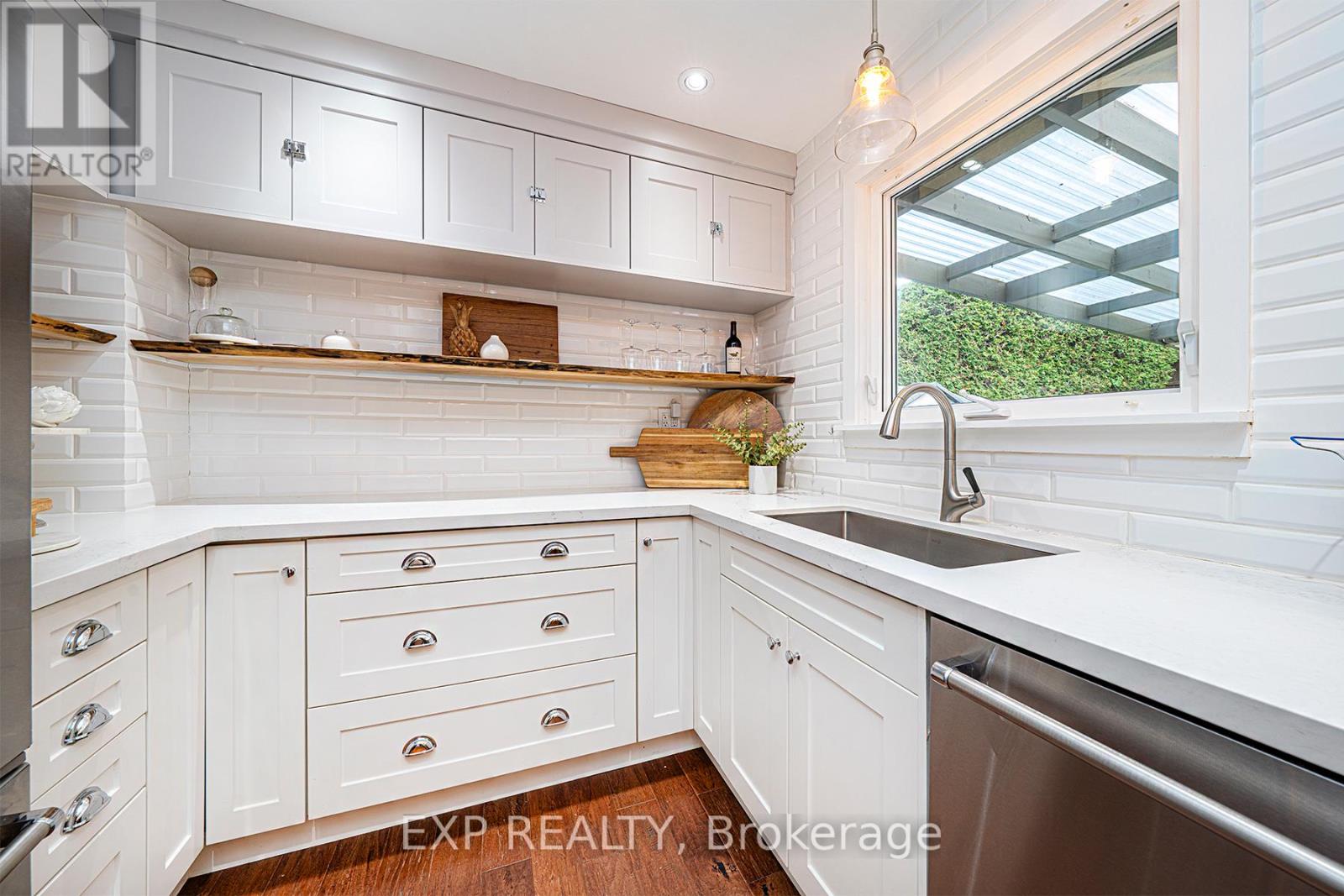 140 VALLEYVIEW CRES