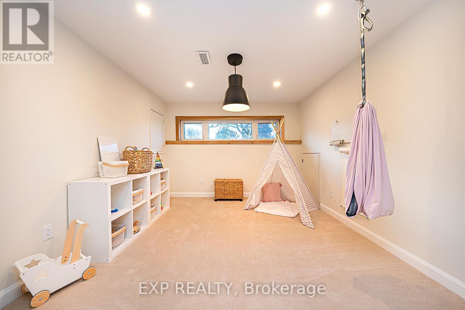 140 VALLEYVIEW CRES