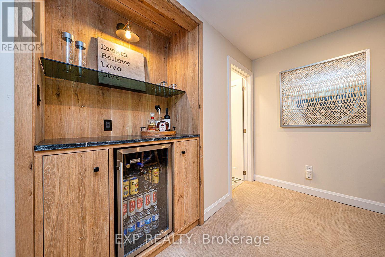 140 VALLEYVIEW CRES