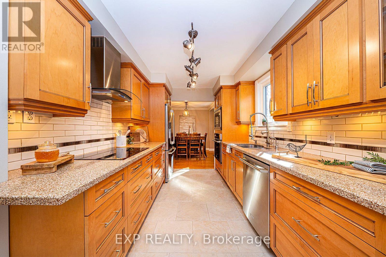 96 RUTLEDGE AVE