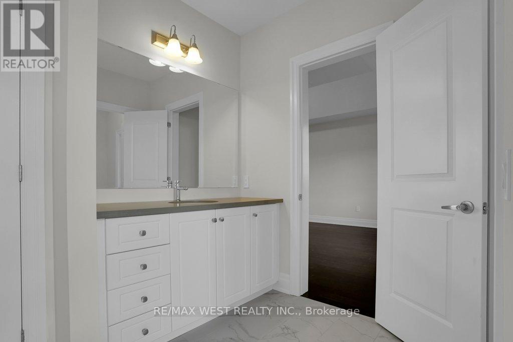 59 ENCLAVE CRT