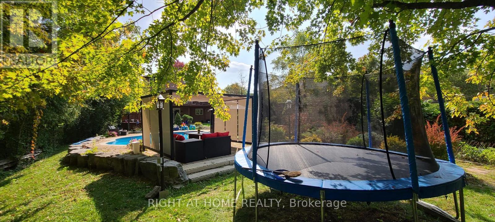 789 COLLEGE MANOR DR