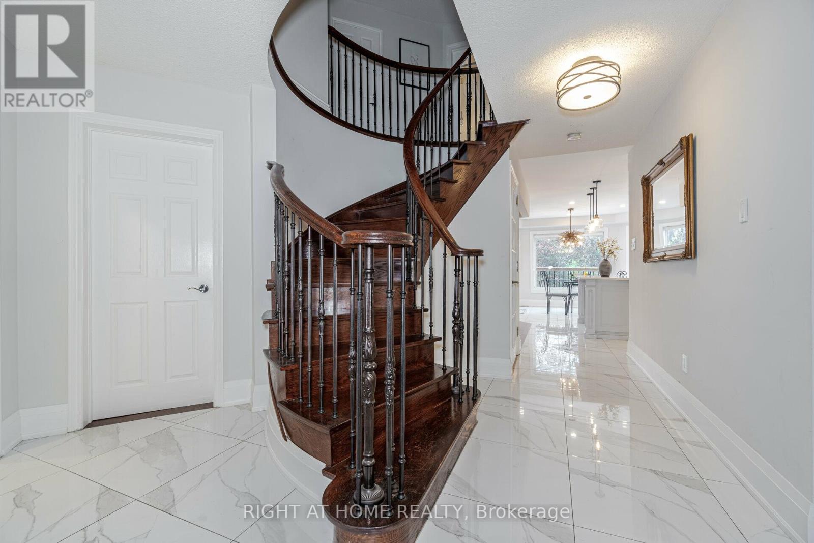 789 COLLEGE MANOR DR
