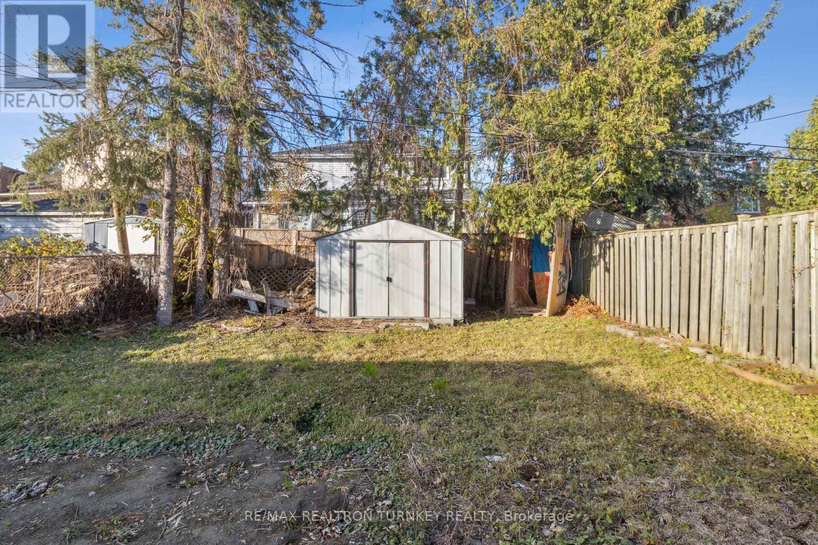 239 SILVERBIRCH DR