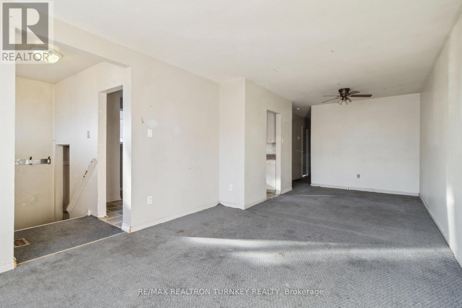 239 SILVERBIRCH DR