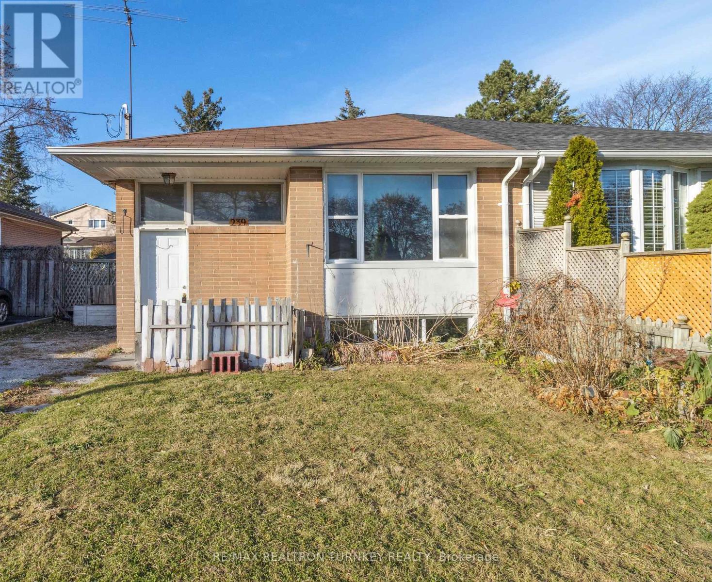 239 SILVERBIRCH DR