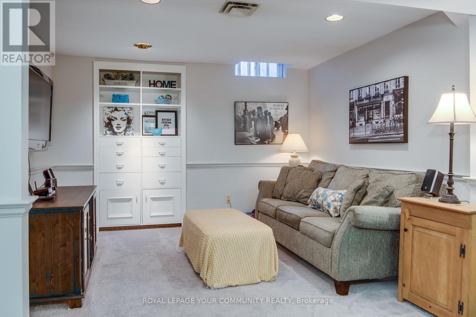 126 HEATHWOOD HEIGHTS DR