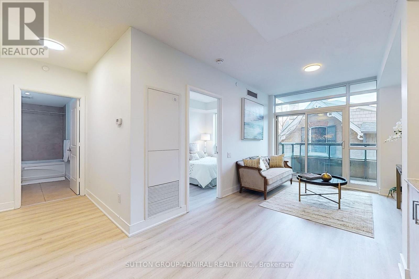 #324 -7608 YONGE ST W, #324