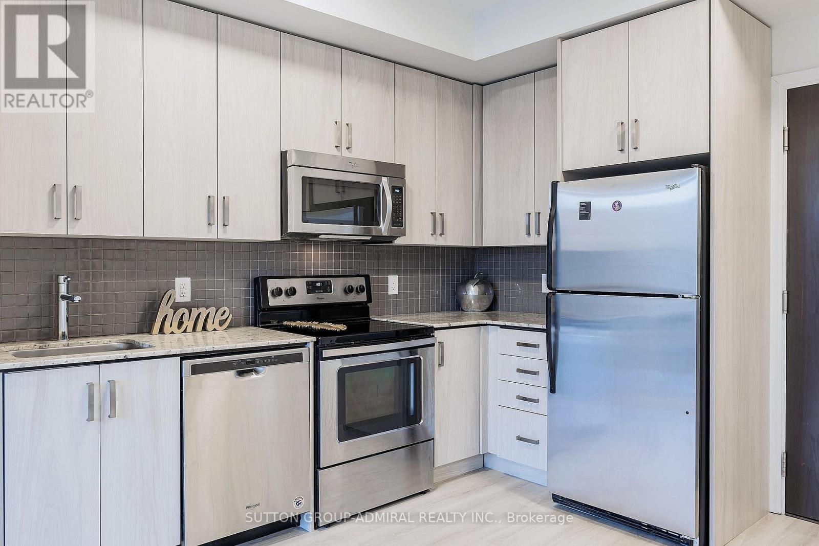 #324 -7608 YONGE ST W, #324