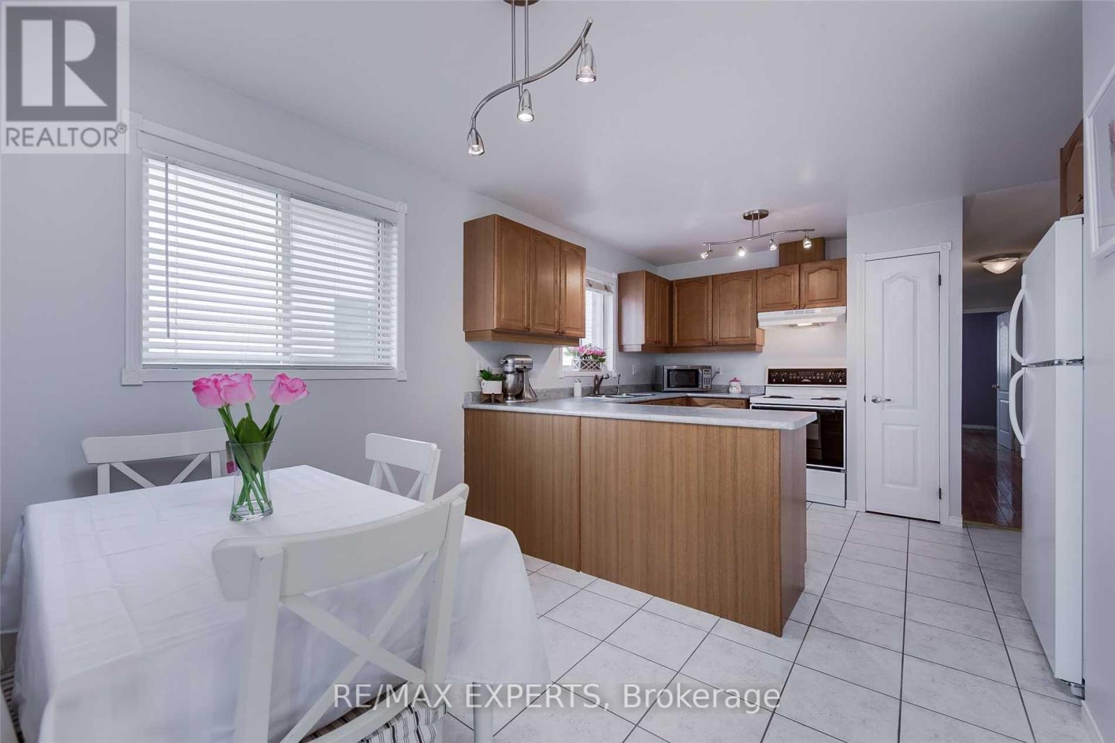 #MAIN -68 ADAMS ST, #Main