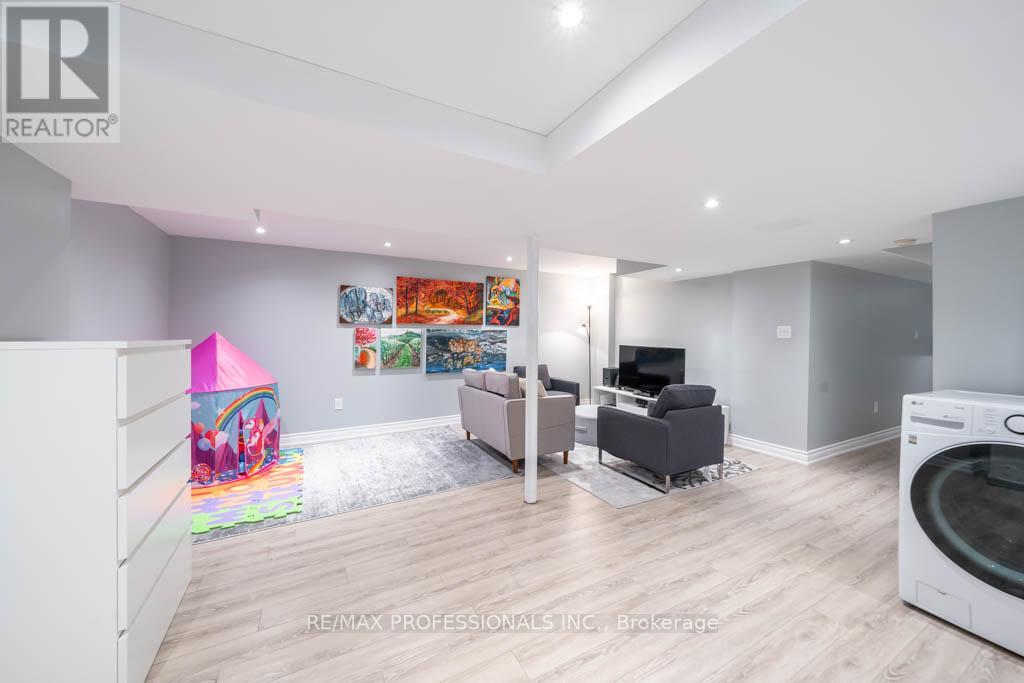 117 WILDBERRY CRES
