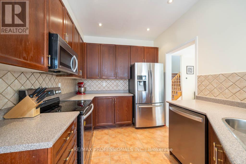 117 WILDBERRY CRES
