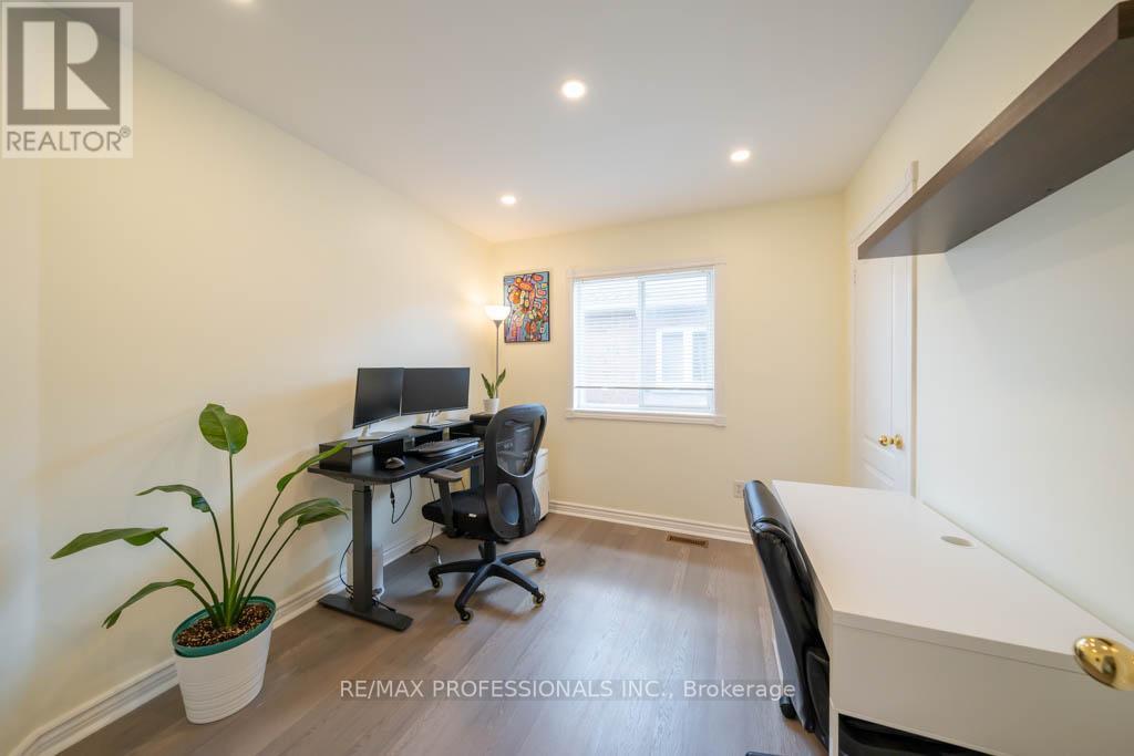 117 WILDBERRY CRES