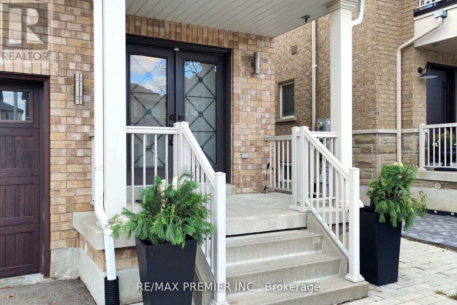 26 MANORDALE CRES