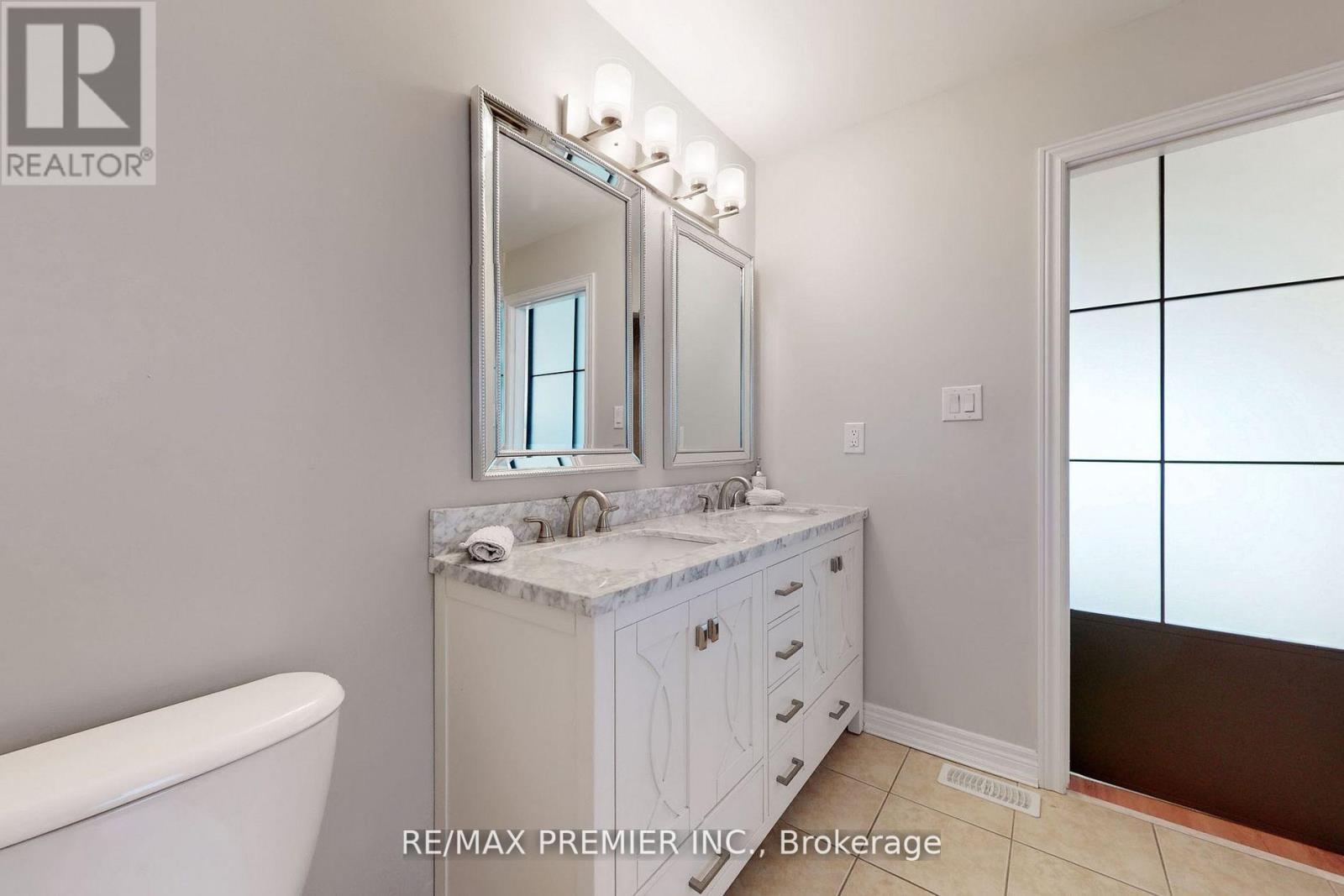 26 MANORDALE CRES