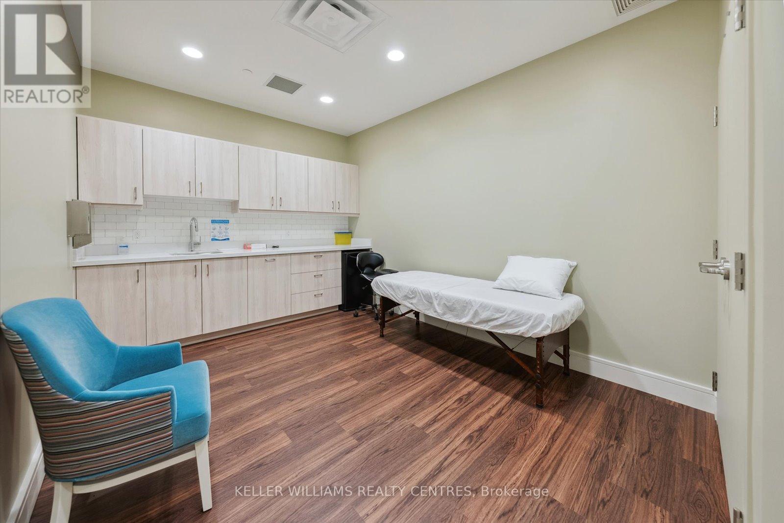 #218 -420 WILLIAM GRAHAM DR, #218