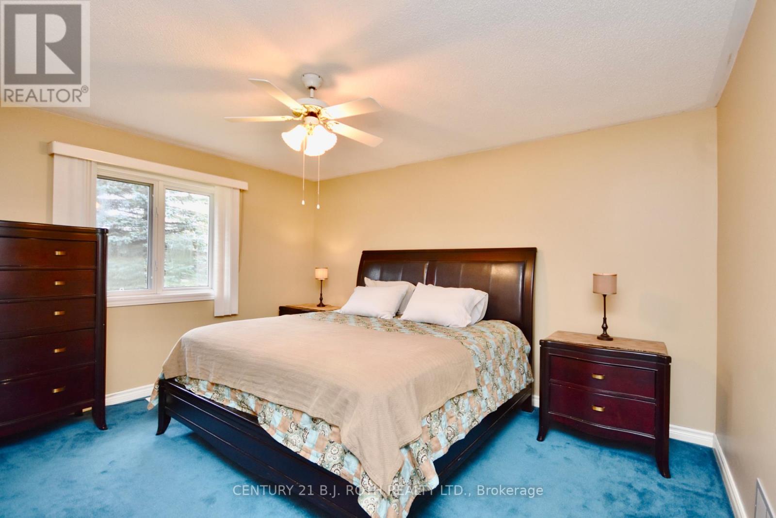 22 PINEVIEW TR