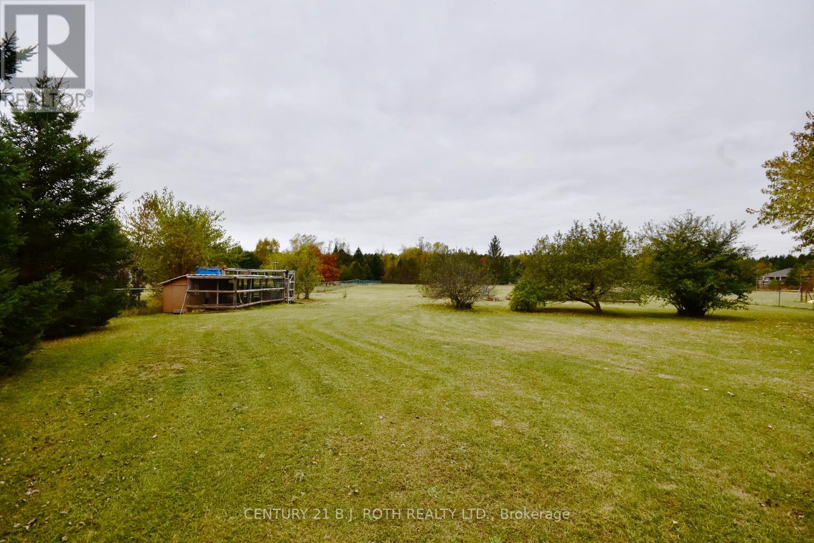 22 PINEVIEW TR