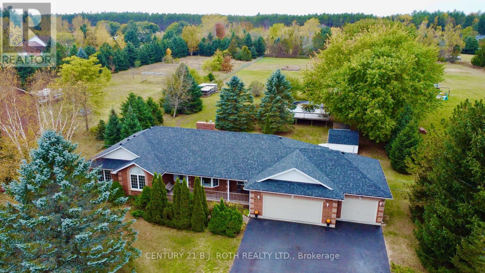 22 PINEVIEW TR