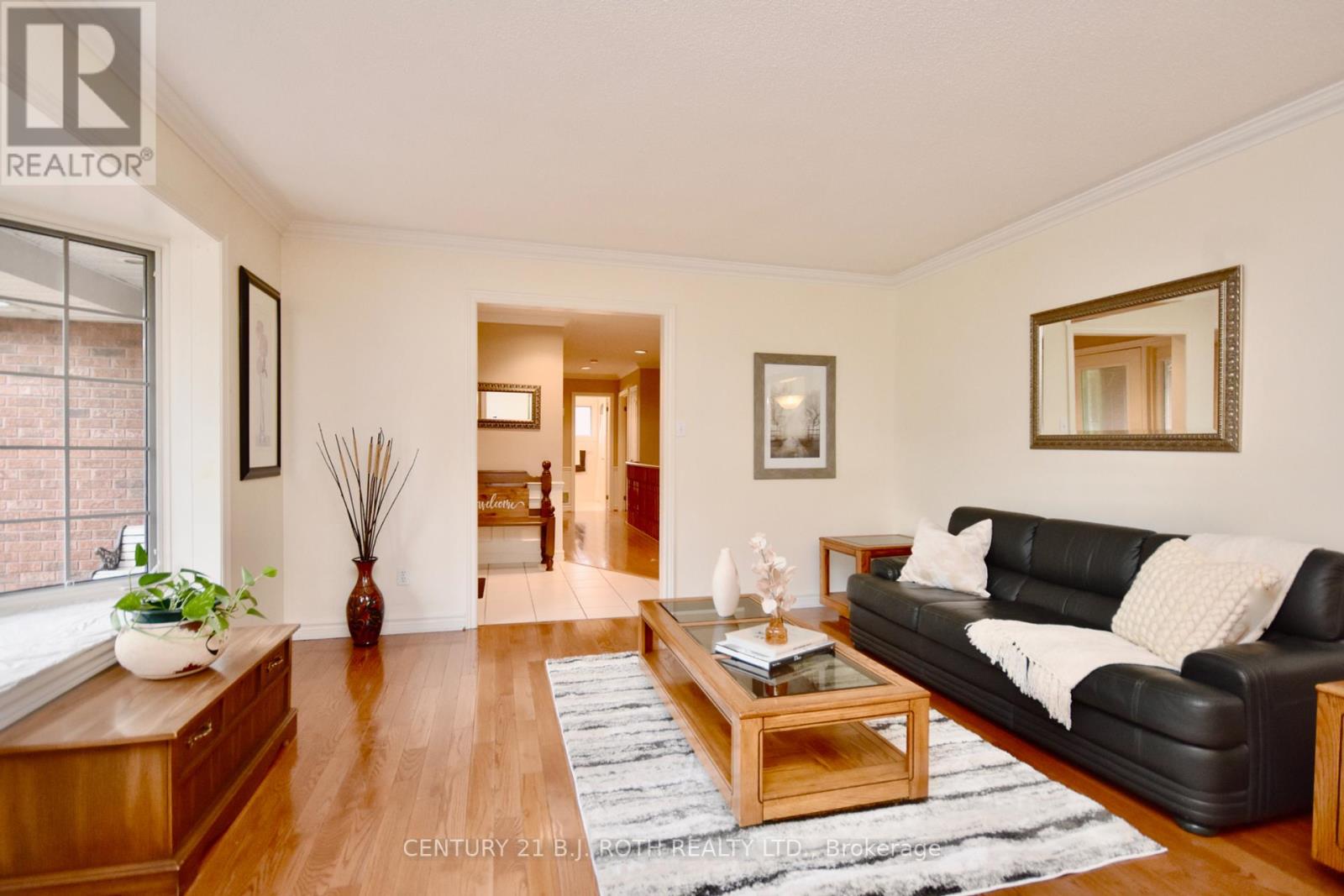 22 PINEVIEW TR