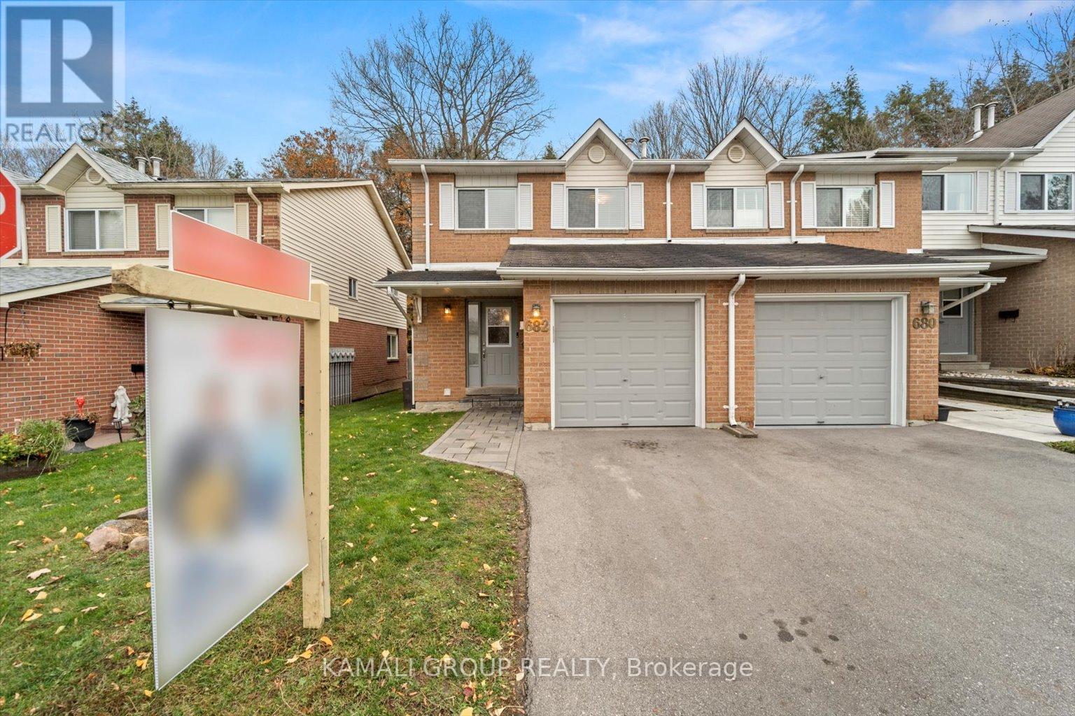 682 GIBNEY CRES