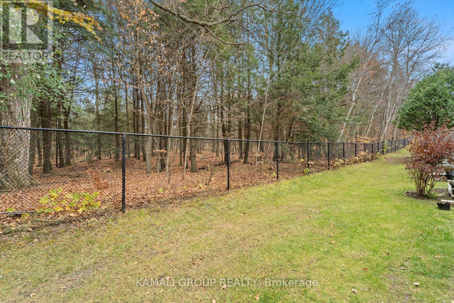 682 GIBNEY CRES