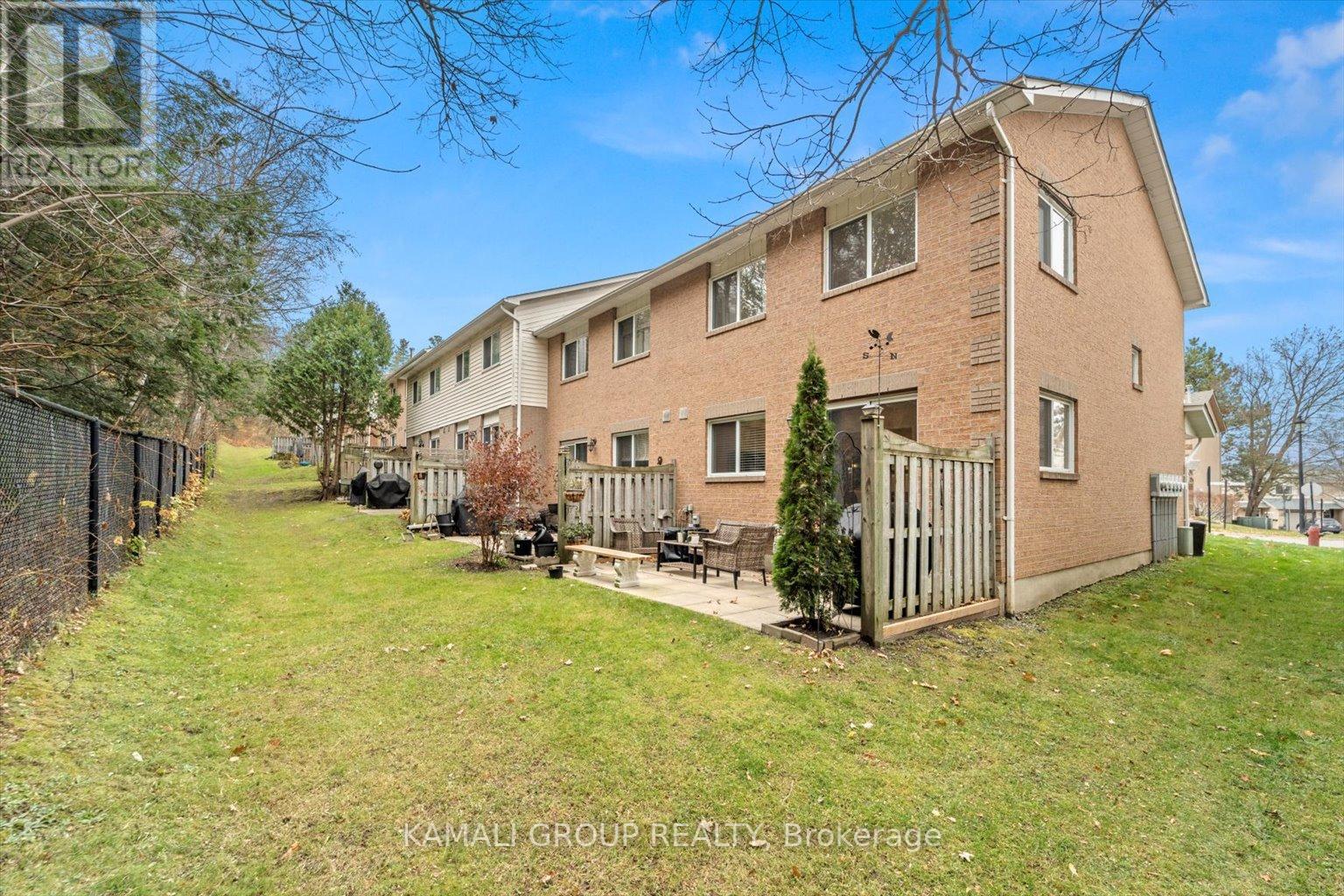 682 GIBNEY CRES