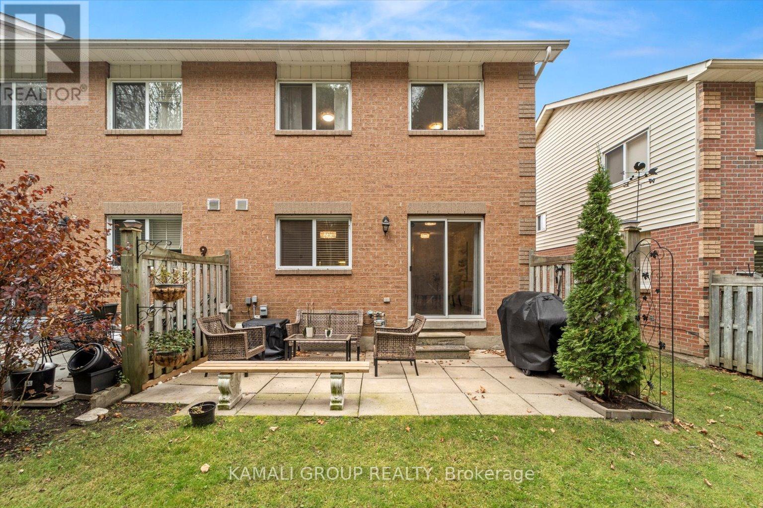 682 GIBNEY CRES