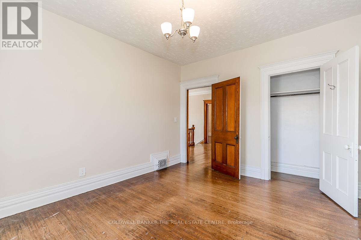 #UPPER -415 DAVIS DR, #Upper